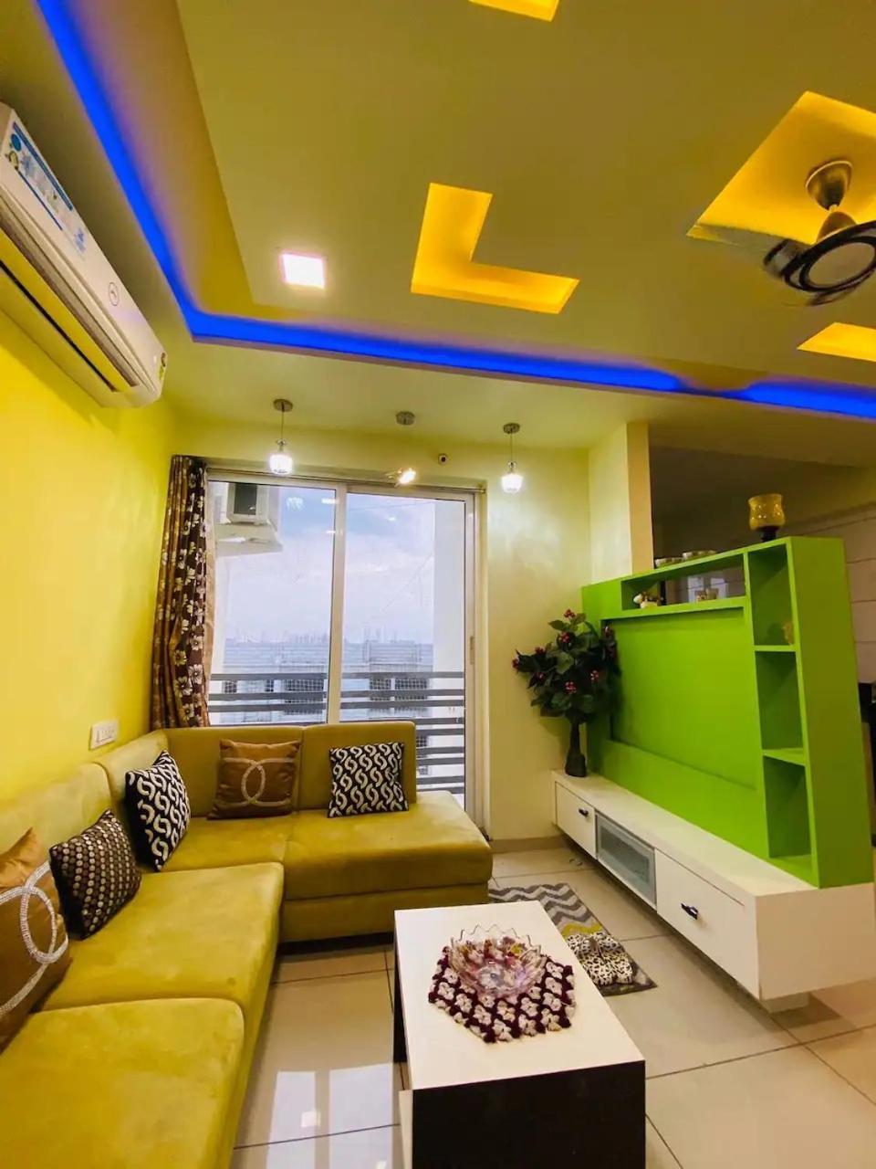 7 Seasons Palm Suite With Sky Orbit, Balcony, Swimming Pool, Wifi, Playground ราชโกฎิ ภายนอก รูปภาพ